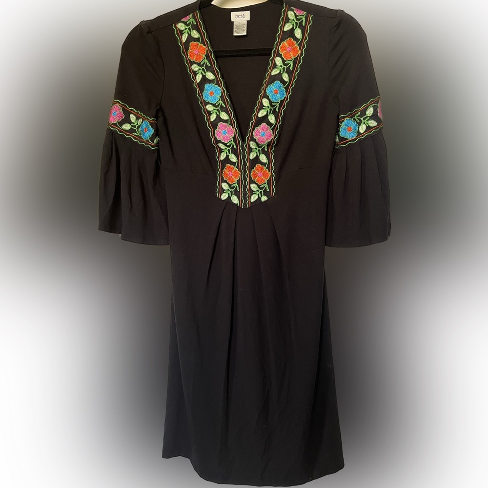 Cache embroidered bell sleeve V-neck dress